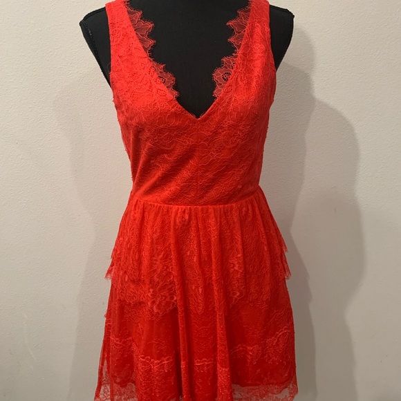 BCBG MAX AZRIA WILLA POPPY RED LACE DRESS - Picture 4 of 8